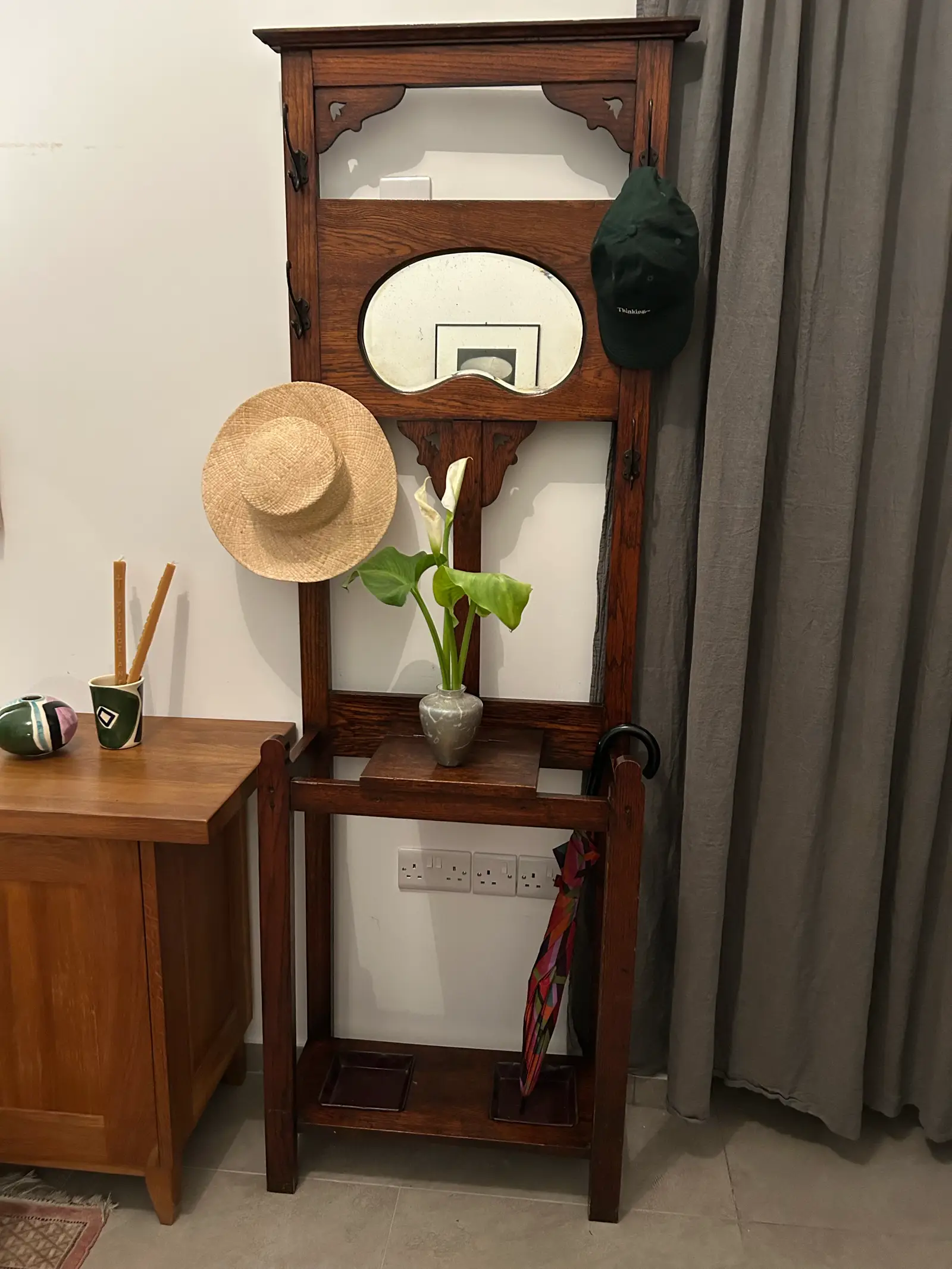 Oak Hallway Stand – 1