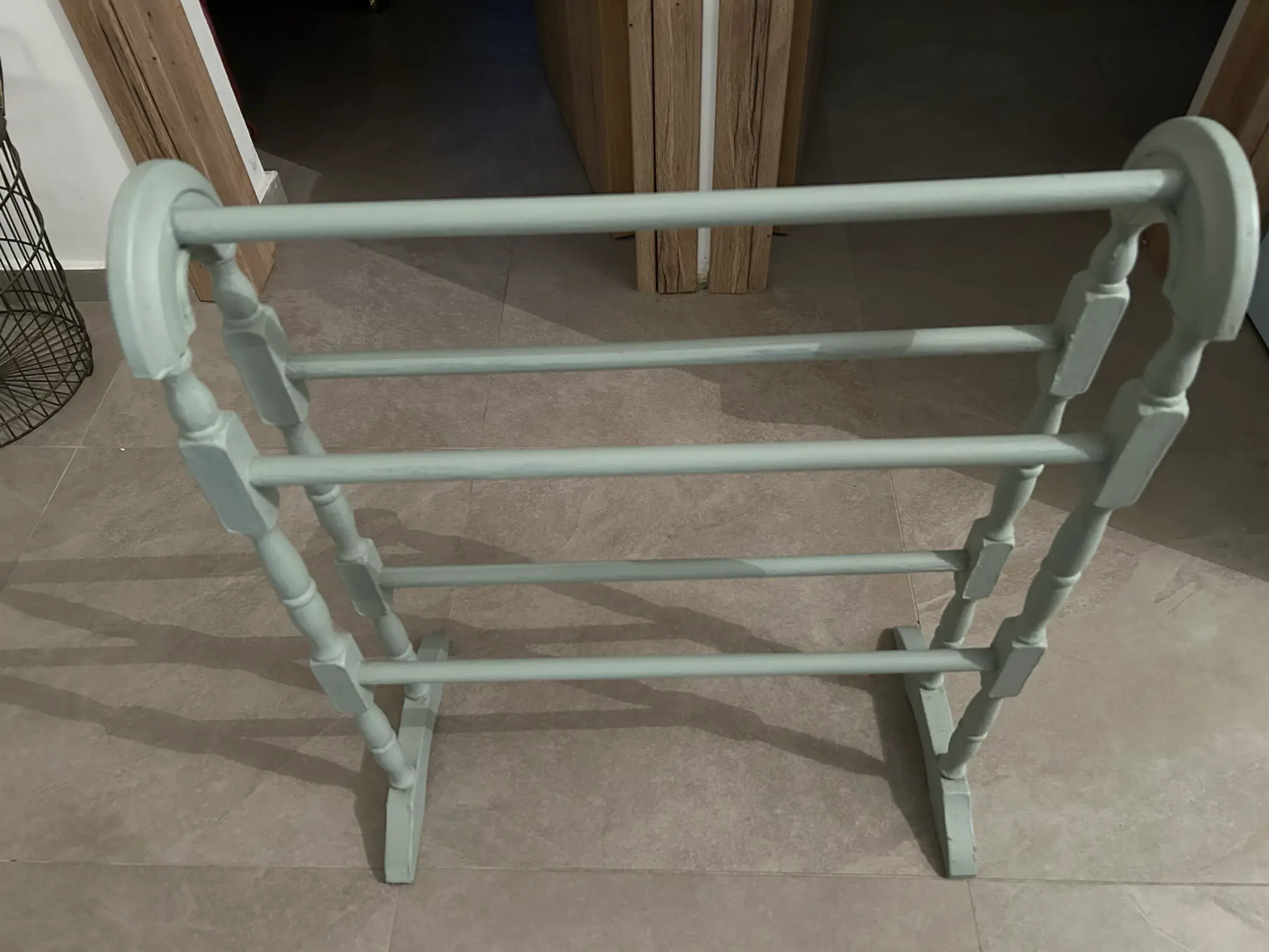 Towel Stand – 1