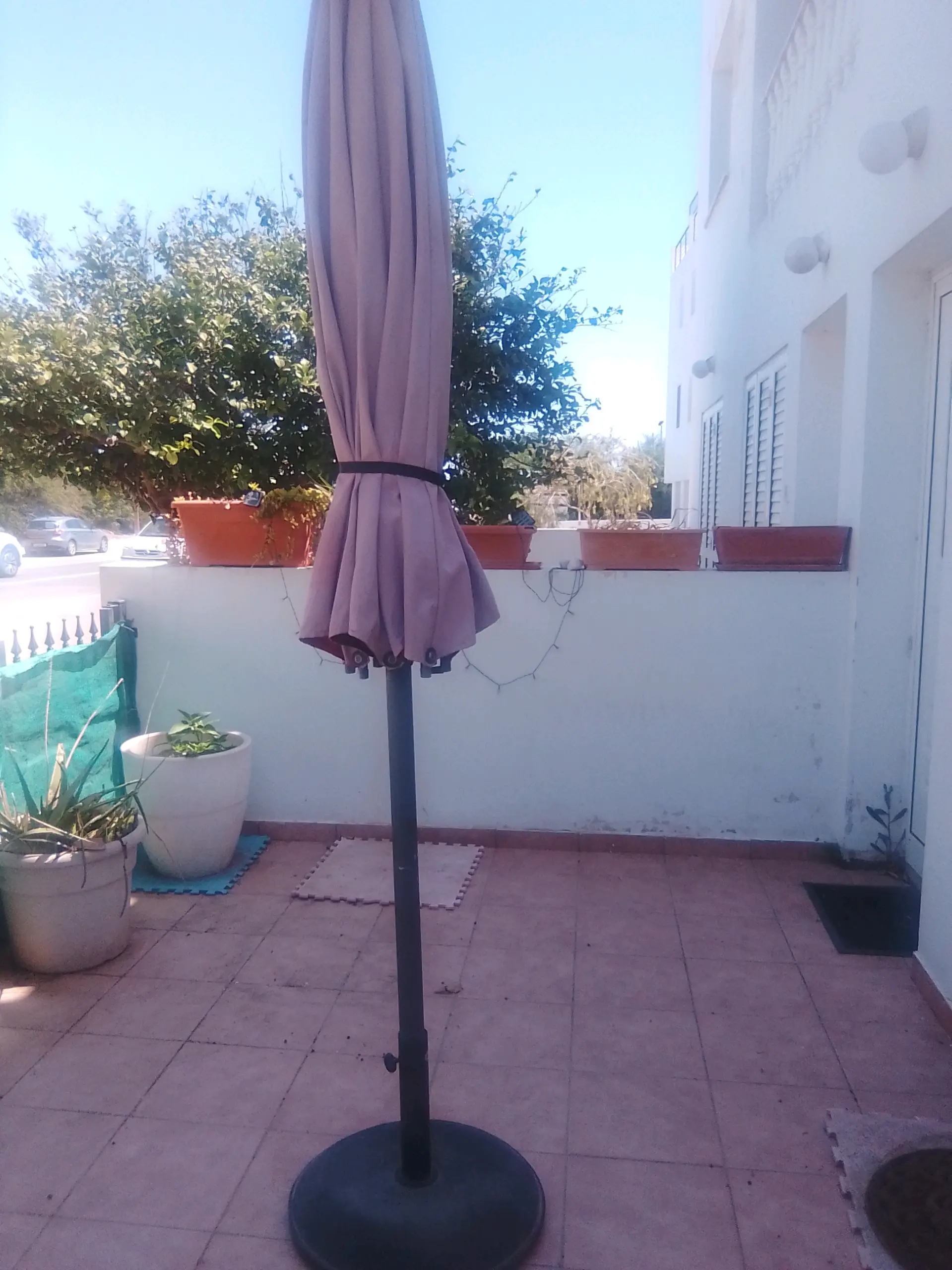 Umbrella And Base – 1