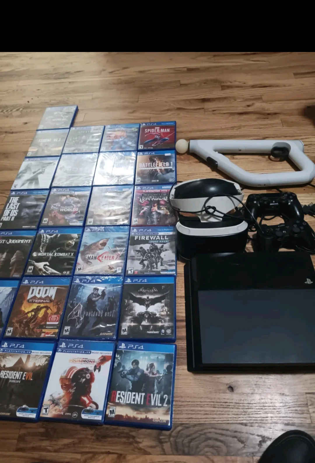 PLAYSTATION 4 BUNDLE