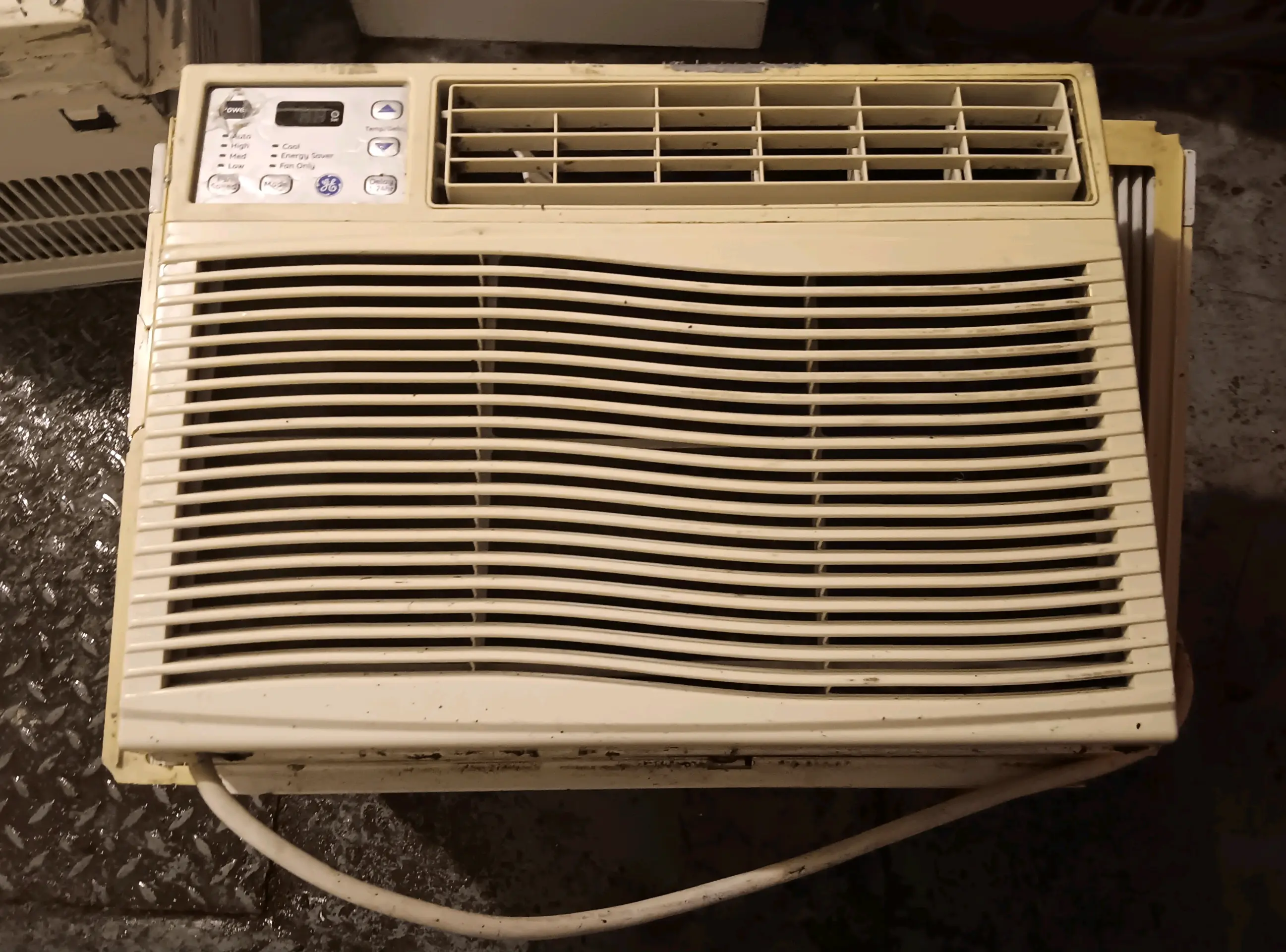 GE BIG USED WINDOW AIR CONDITIONER – 2