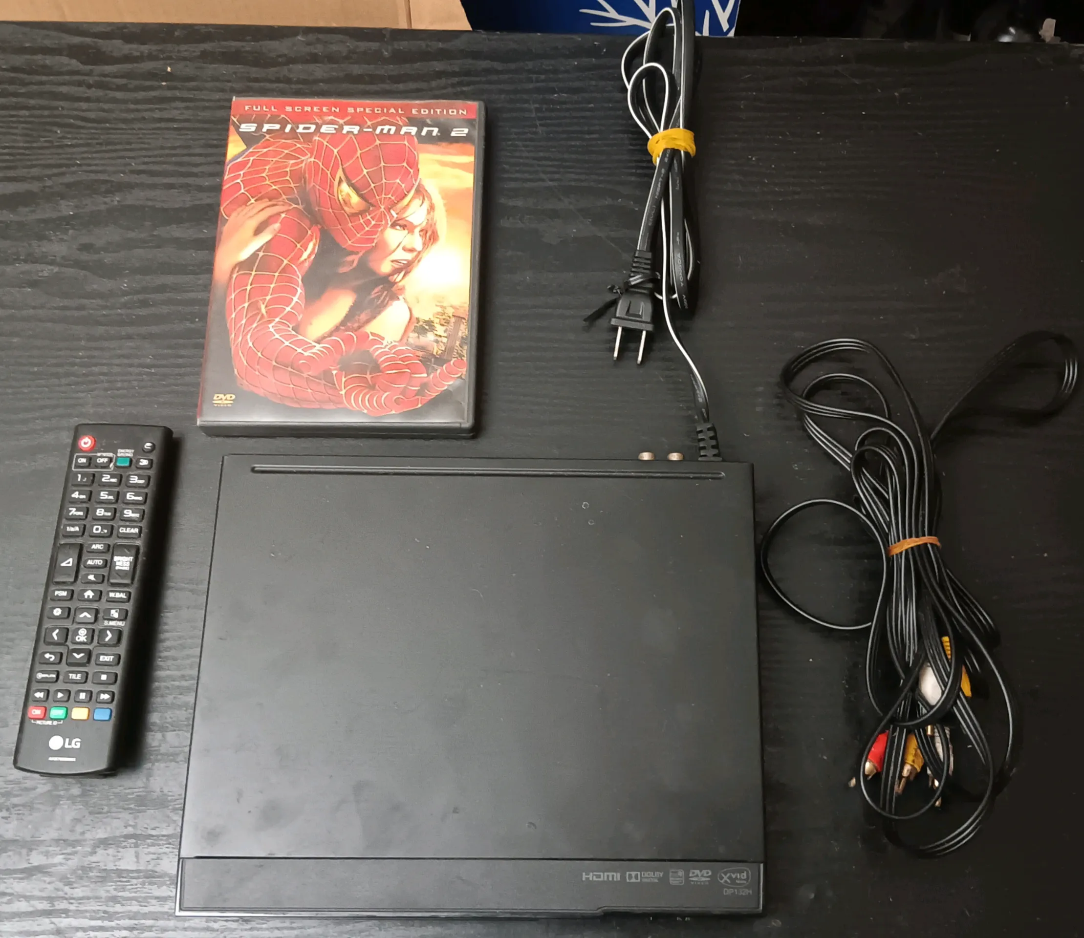 LG DVD PLAYER WITH REMOTE CONTROL – 1