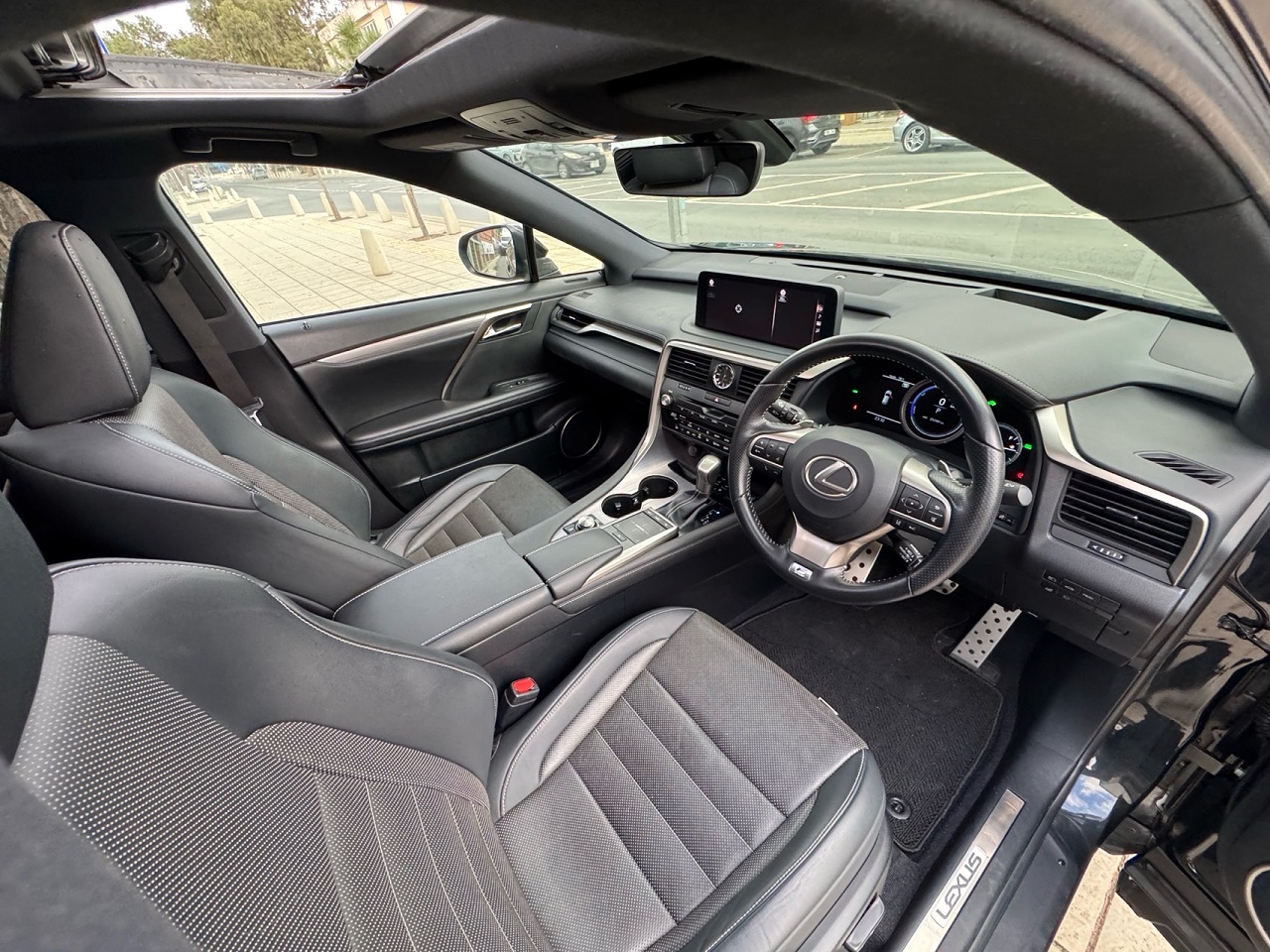 Lexus – 15