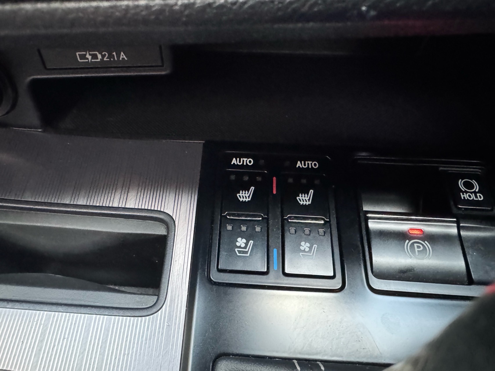 Lexus – 17