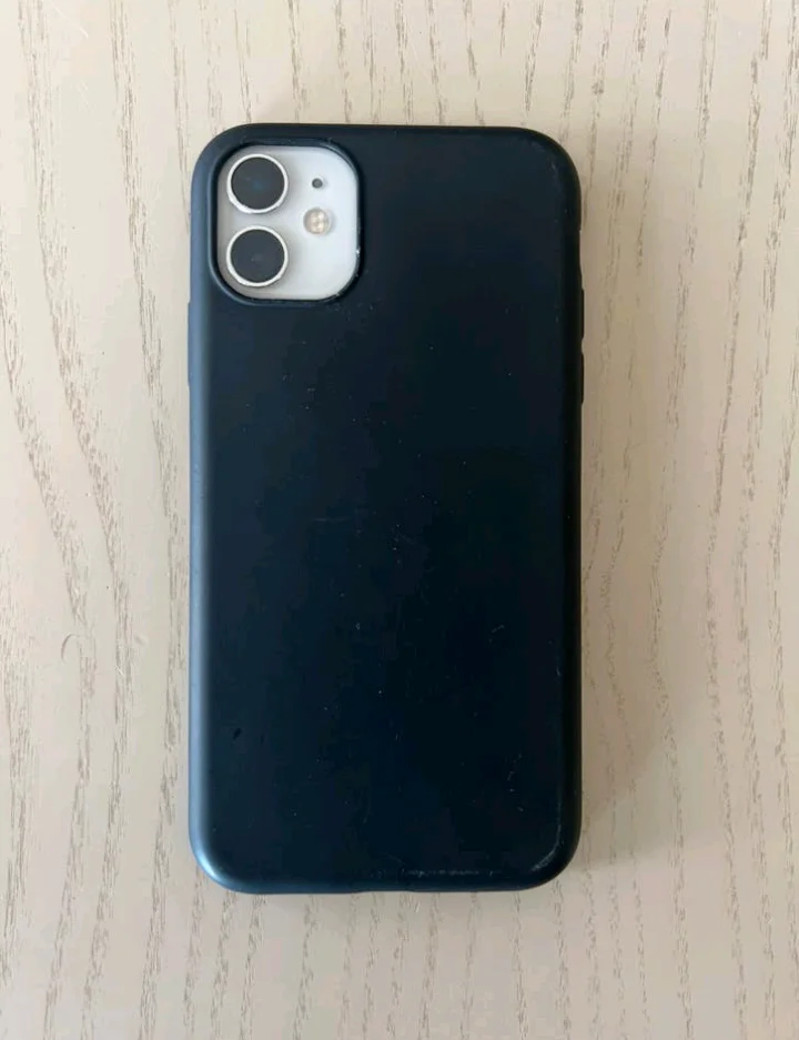 iPhone 11 – 4