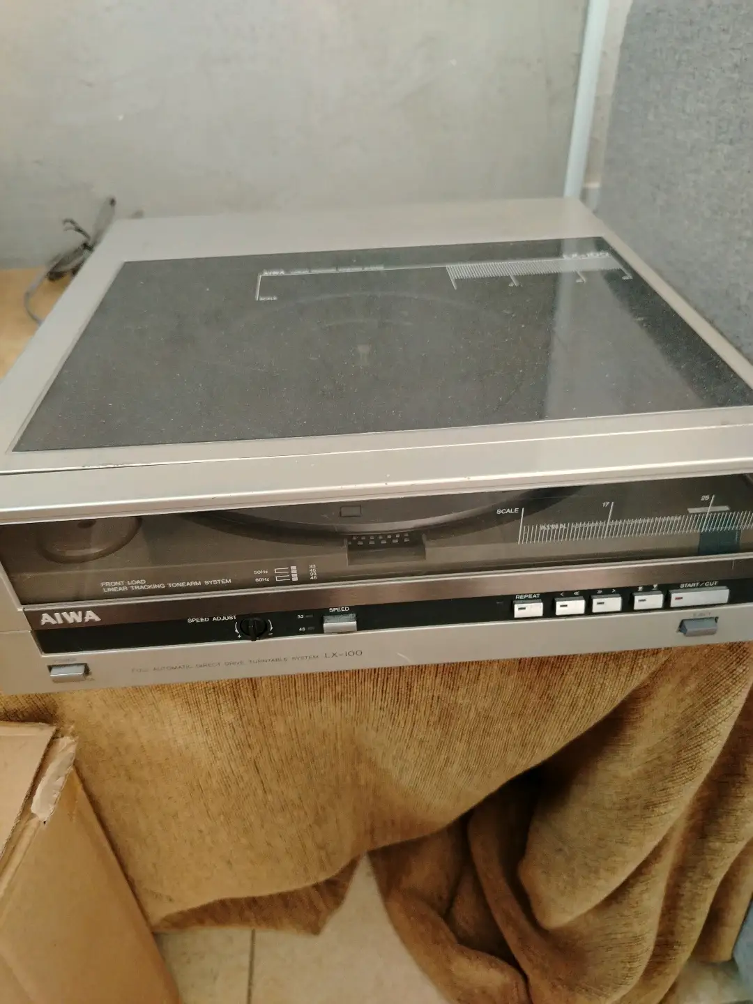 Vintage Aiwa lx-100 Record player For display.