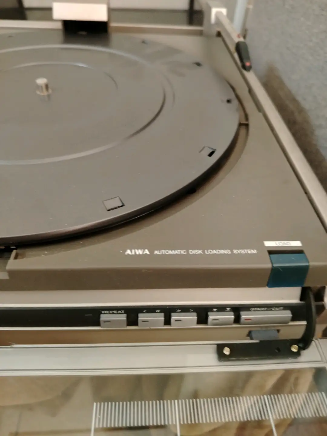 Vintage Aiwa lx-100 Record player For display. – 3