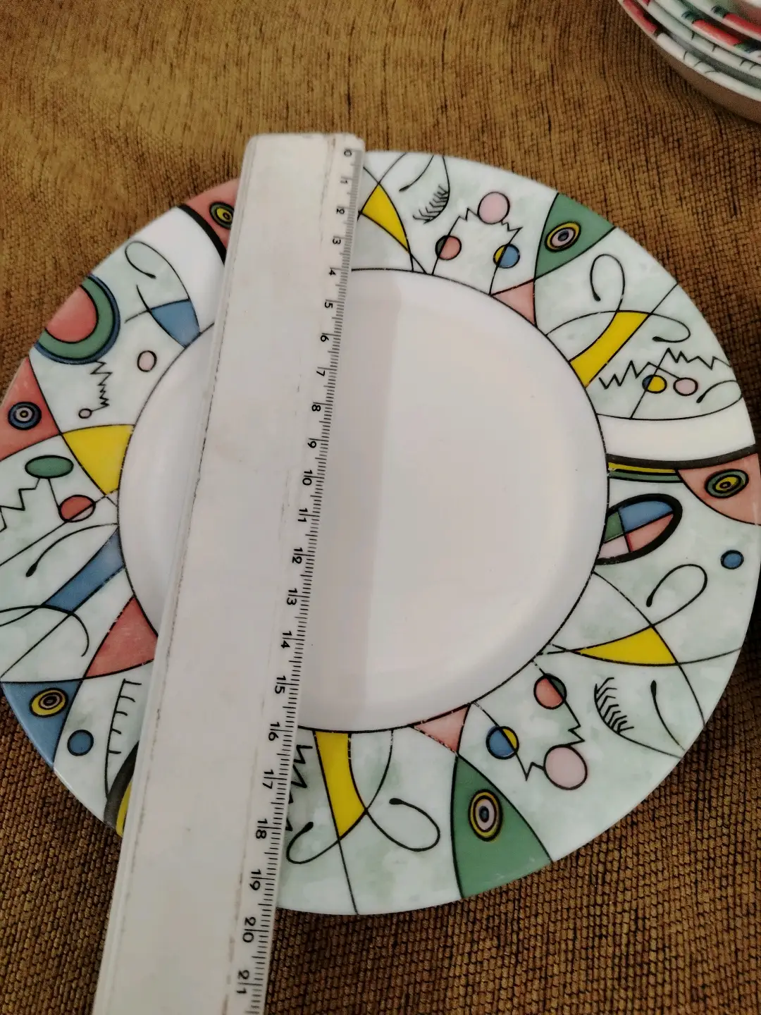 Set Of 15 vintage Plates arcopal France, Vegas design, Calder style. – 2