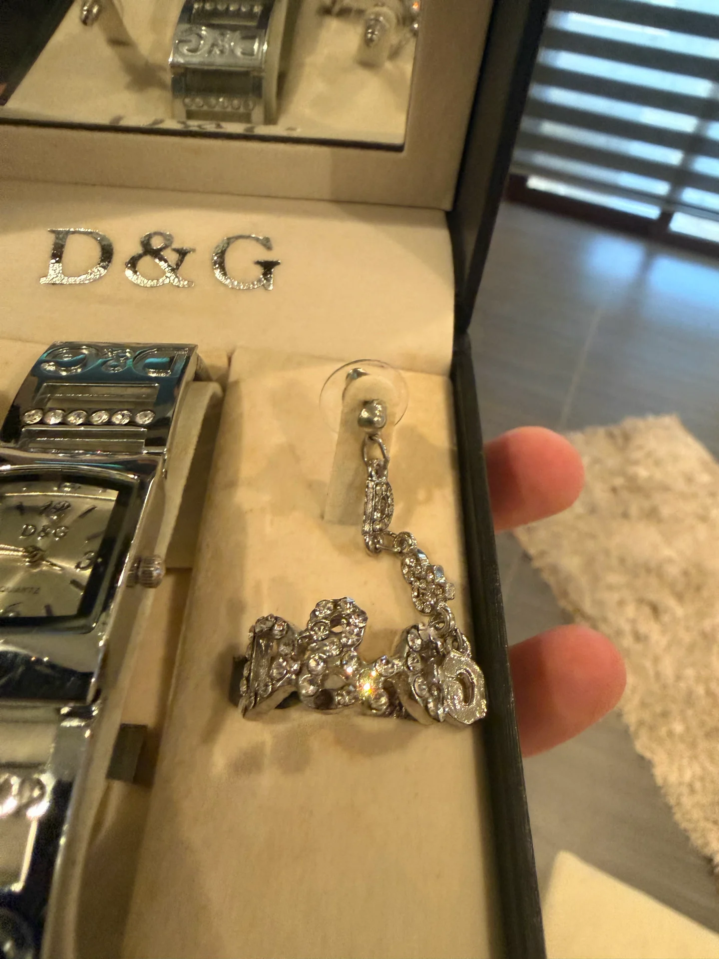 D&G Night & Day Crystal Bangle Watch & Earrings Set – 2