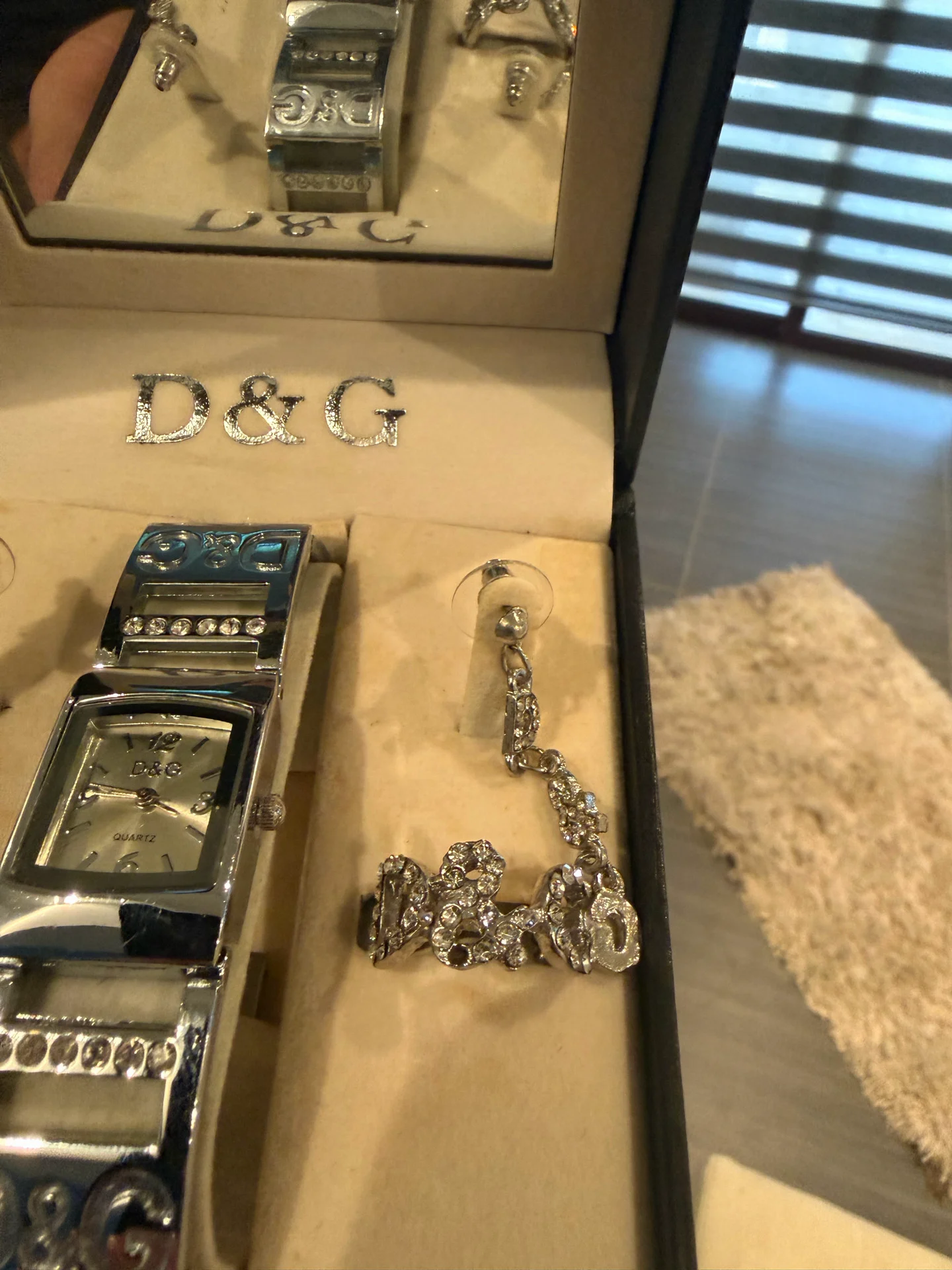 D&G Night & Day Crystal Bangle Watch & Earrings Set – 3