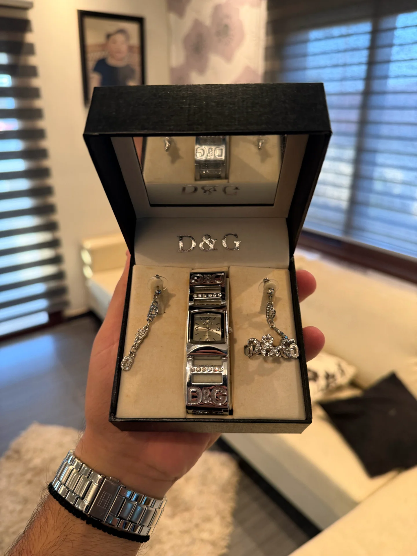 D&G Night & Day Crystal Bangle Watch & Earrings Set – 5