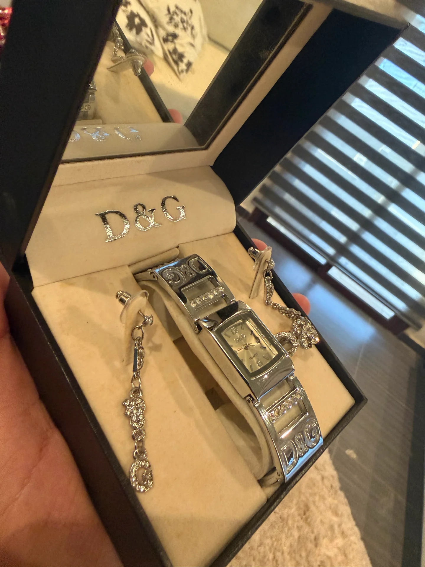D&G Night & Day Crystal Bangle Watch & Earrings Set – 6