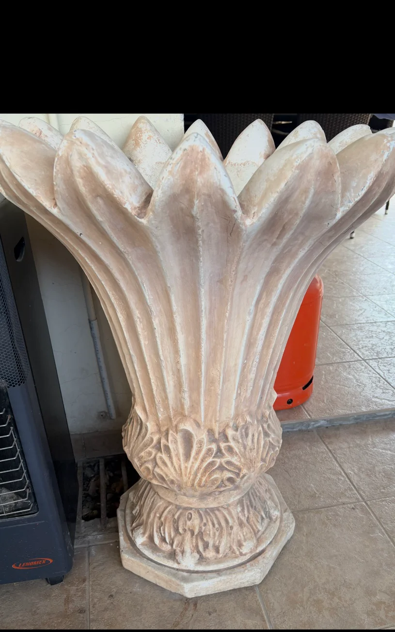 Large Decorative Garden Urn Planter