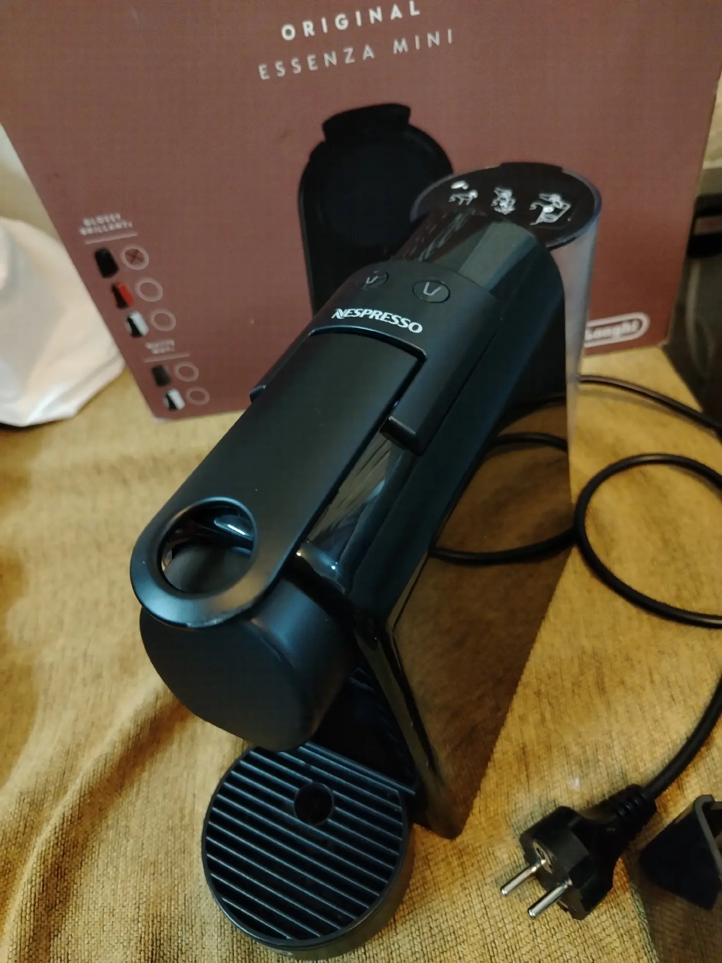 Καφετιέρα Nespresso Essenza Mini DeLonghi – 2