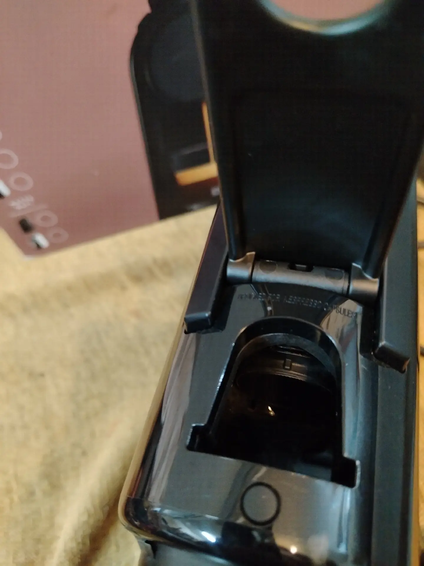 Καφετιέρα Nespresso Essenza Mini DeLonghi – 4
