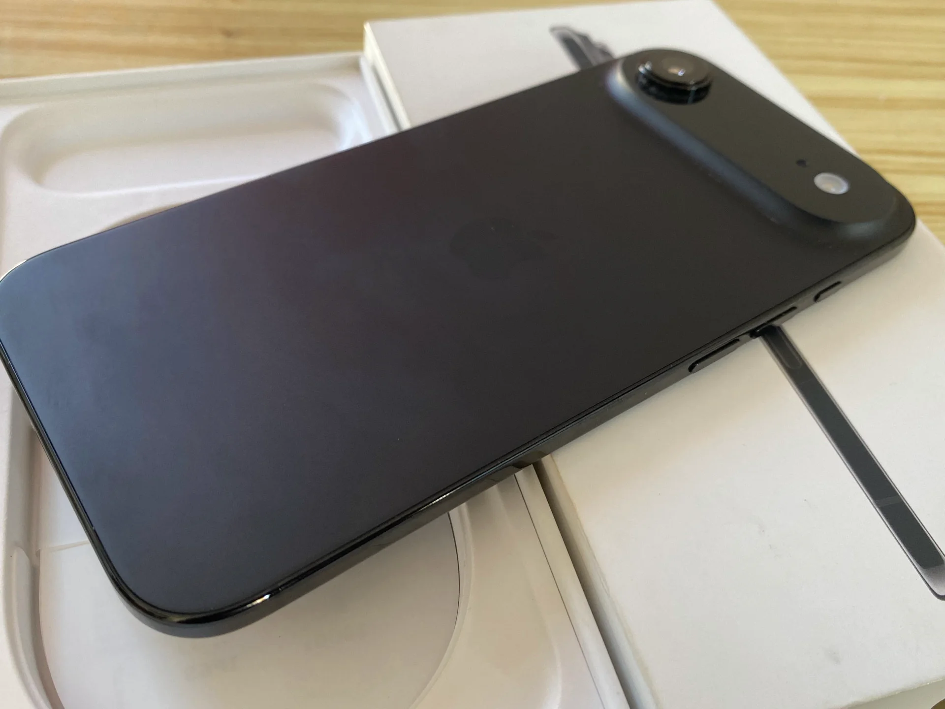 iPhone 17 Air (256) Space Black – 5