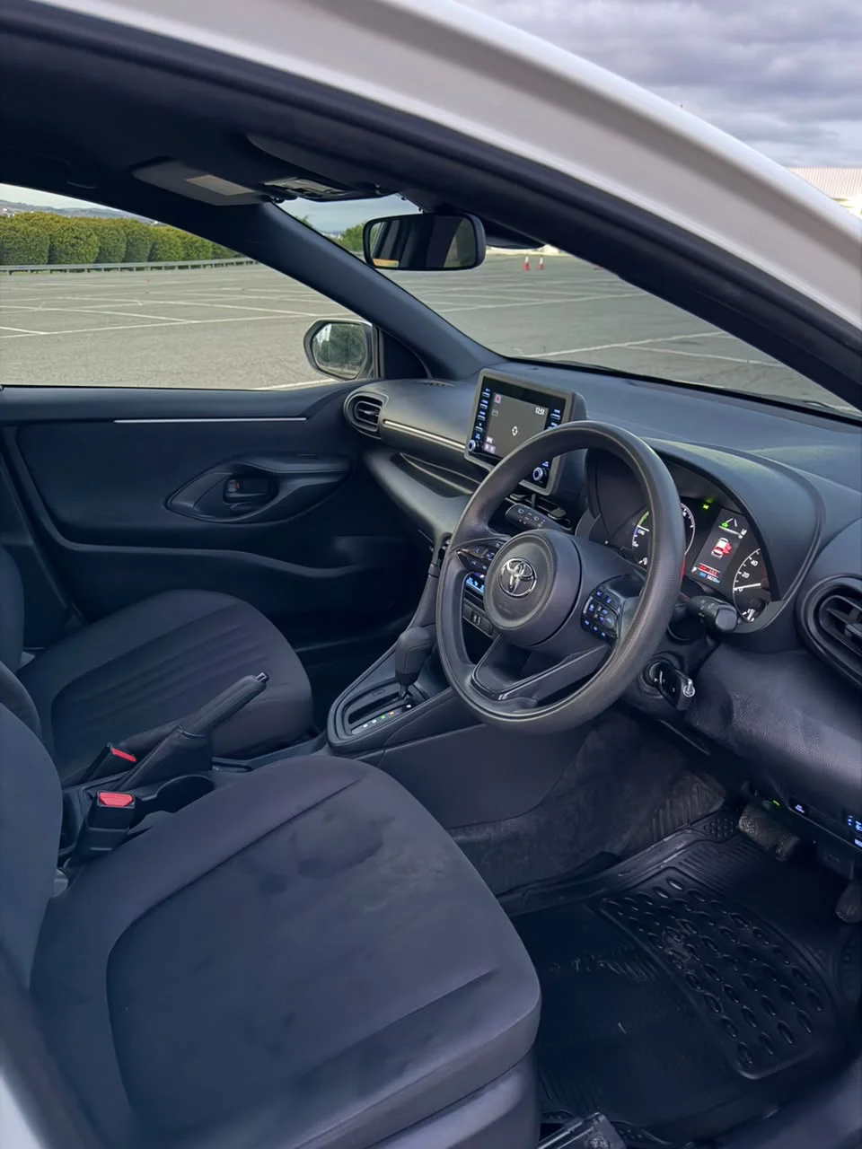 Toyota Yaris Hybrid 2023 – 6