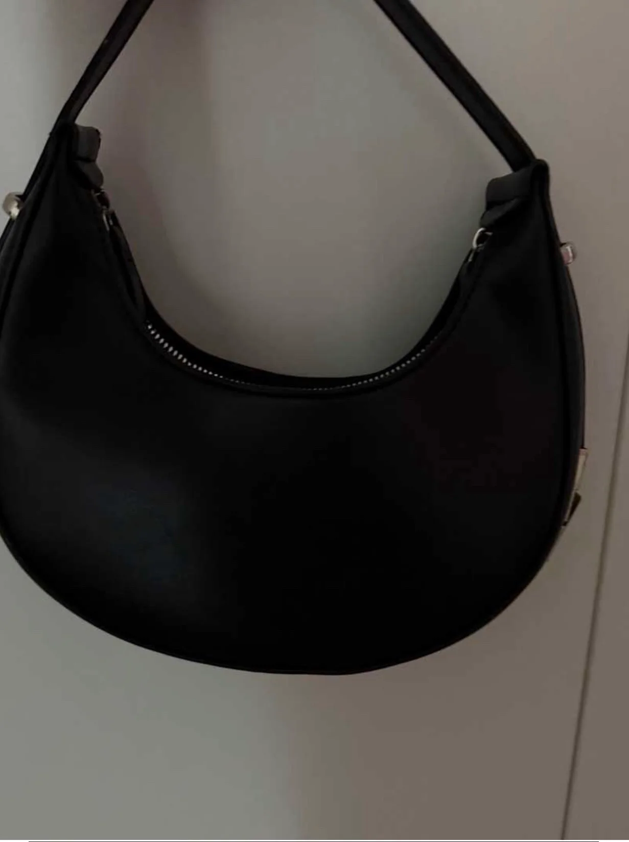 Black shoulder bag