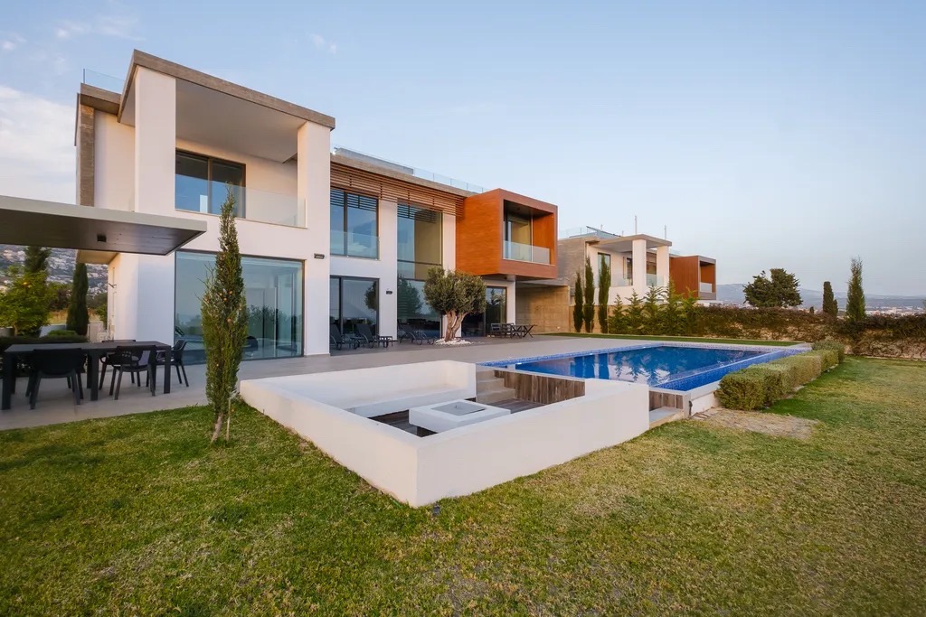 Luxurious 4-Bedroom Villa with Unobstructed Sea Views – 220 sqm, Paphos – 1
