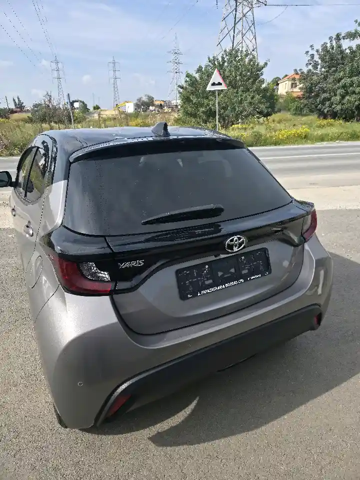 Toyota Yaris – 8