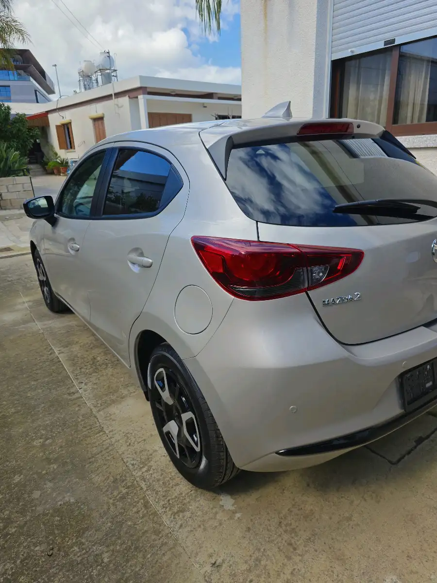 Mazda 2 – 6